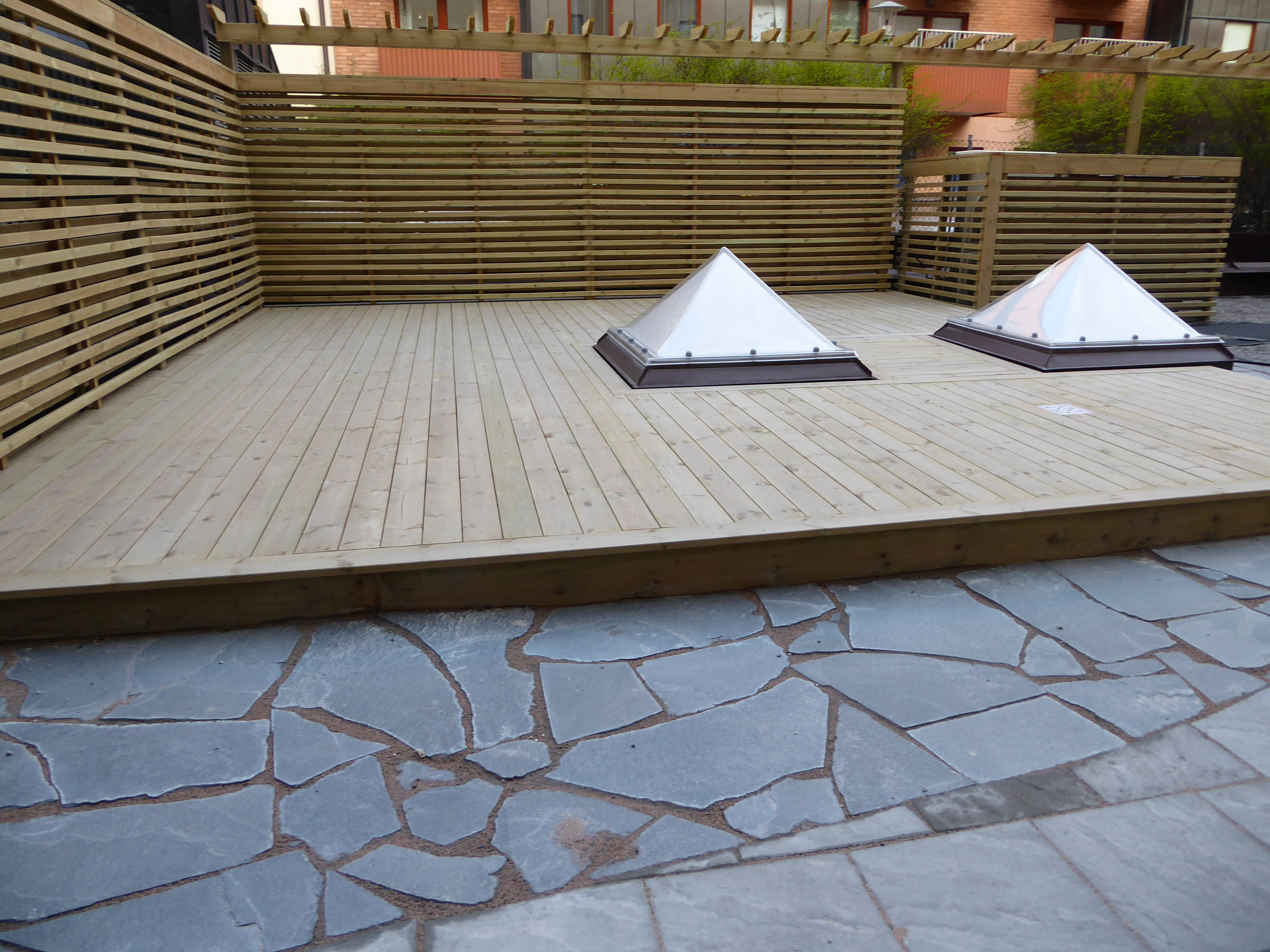 Brf St Eriksgatan — Nu: bild 6 från ett trädgårdsdesignprojekt. Trädgårdsform Stockholm.