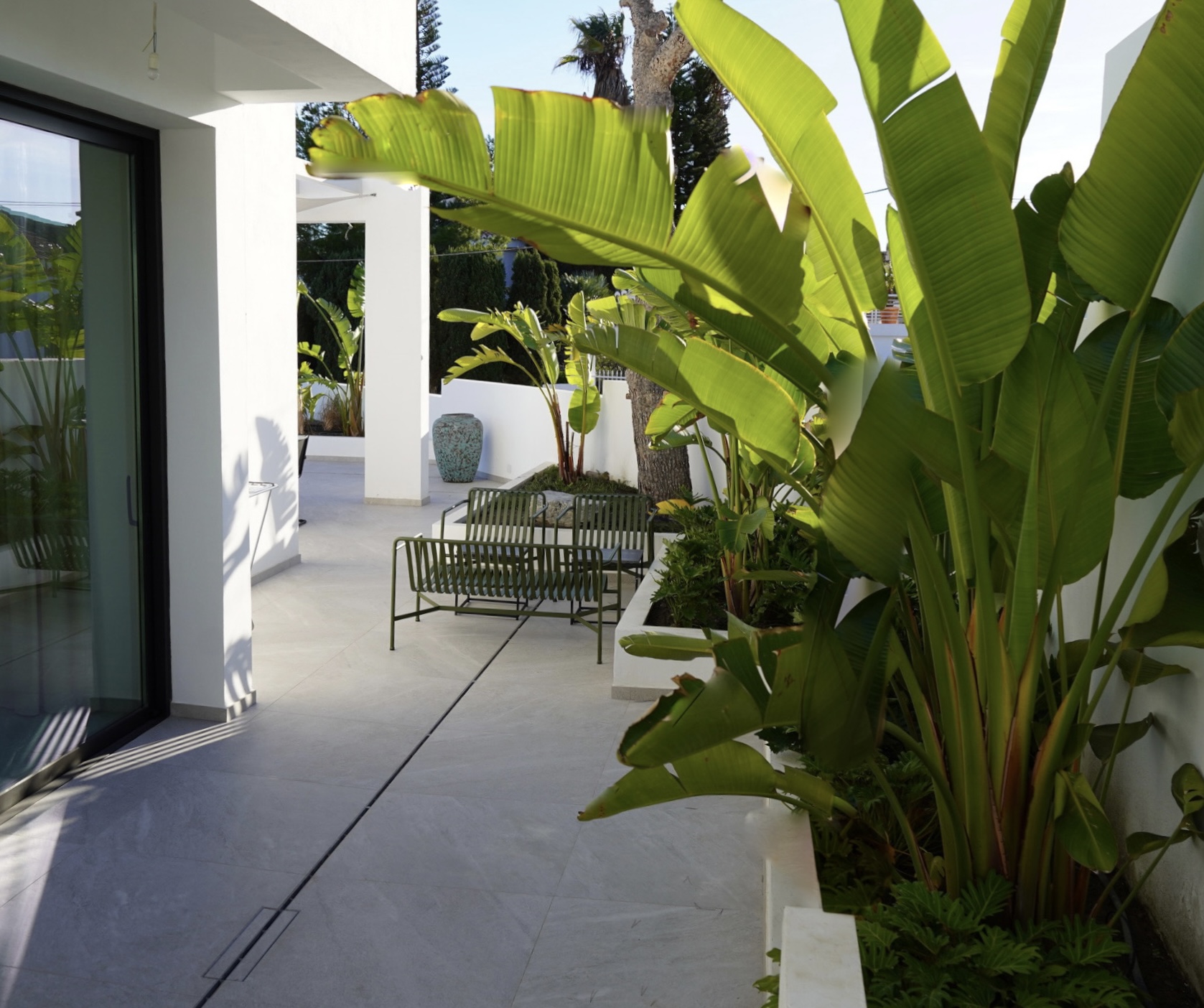 Costa Tropical — Nu: bild 8 från ett trädgårdsdesignprojekt. Trädgårdsform Stockholm.